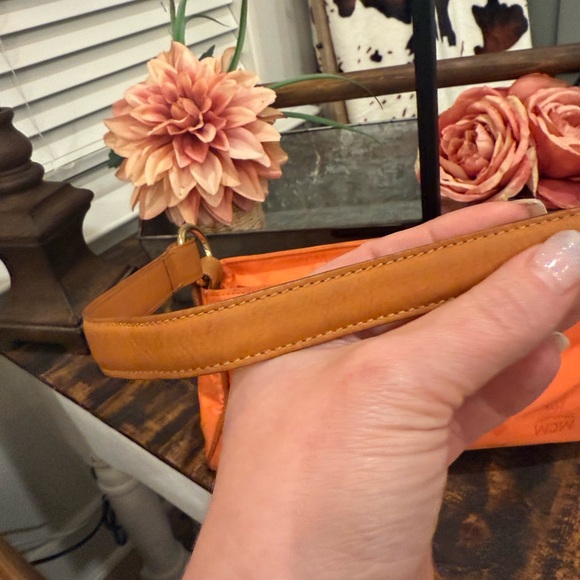 MCM Orange Shoulder Bag V0693-Germany - Picture 3 of 13